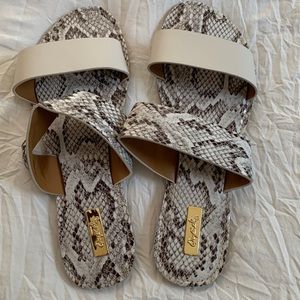 Qupid Sandals